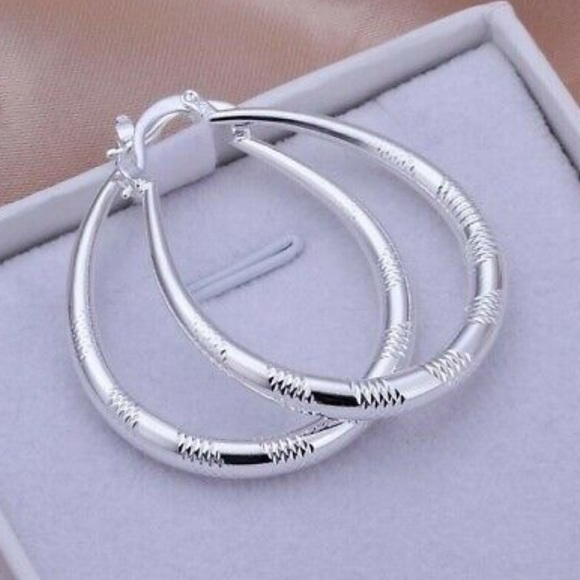 NWT 925 Silver Hoop Earring for Women A Pair/set - Picture 3 of 5